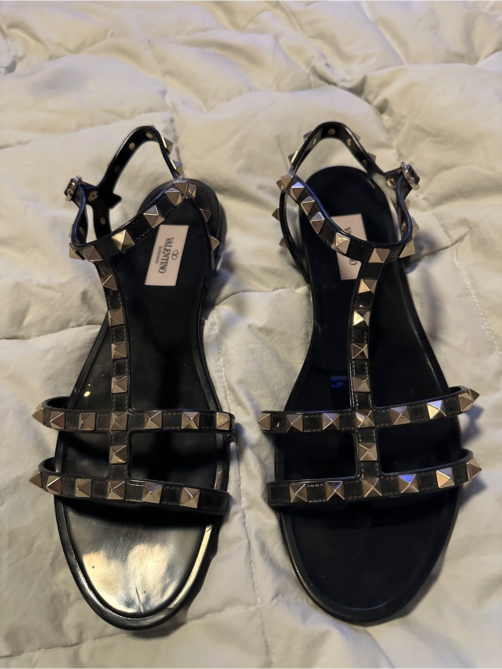 Valentino Rockstud Black Leather T-Strap Flat Sandals size 40/9